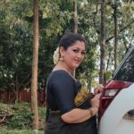 Rekha Krishnappa Instagram - Black is mixed of all the colours , that's why it looks so beautiful ❤️ #blackdress #sareelove #sareecollection #sareefashion #sarees #blacksaree Bangalore, India