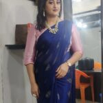 Rekha Krishnappa Instagram – Happy saree day 💓 

My happy attire 💓

Always happy to wear a saree.💓

Saree is one attire which can be worn in different ways . 💓

Celebration for a saree is a must 💓

A day for saree #sareeday 💓

#sareelove #sareeday #sareecollection #sareedesigens #loveforsaree