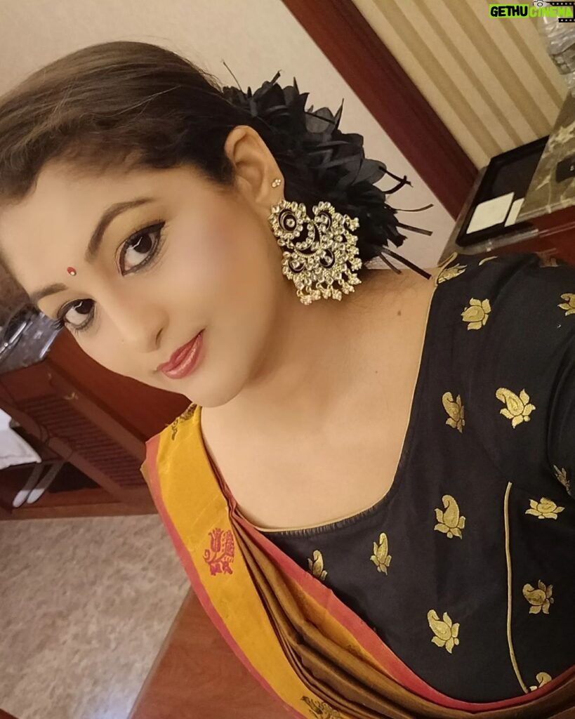 Rekha Krishnappa Instagram - Happy saree day 💓 My happy attire 💓 Always happy to wear a saree.💓 Saree is one attire which can be worn in different ways . 💓 Celebration for a saree is a must 💓 A day for saree #sareeday 💓 #sareelove #sareeday #sareecollection #sareedesigens #loveforsaree