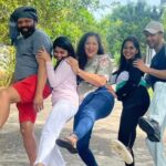 Rekha Krishnappa Instagram - Fun times , always fun with friends, new bondings, ❤️ #friendship #friendahipgoals #beachvibes #beachday #beachwaves Chennai, India