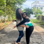 Rekha Krishnappa Instagram - Fun times , always fun with friends, new bondings, ❤️ #friendship #friendahipgoals #beachvibes #beachday #beachwaves Chennai, India