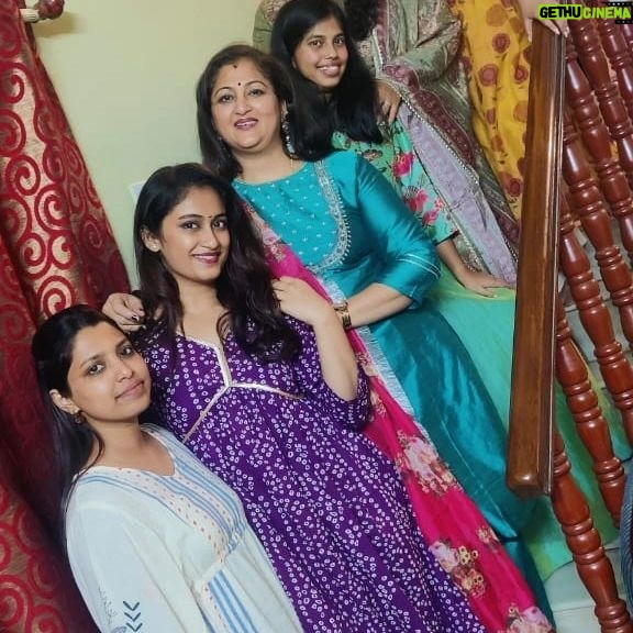 Rekha Krishnappa Instagram - Celebrations with family are the happiest moments 🥰🥰🥰 #deepavalli #deepavalli2023❤ #diwali #celebrations #familytime #happiness Home