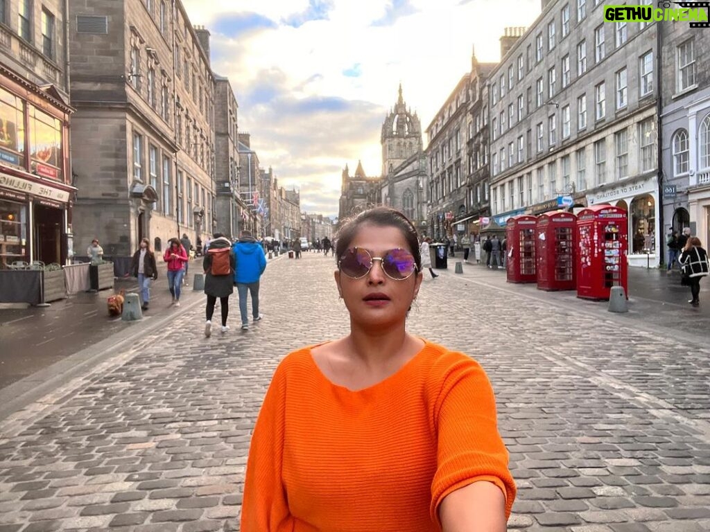 Remya Nambeesan Instagram - Life ❤!! #edinburgh Edinburgh Old Town--Royal Mile