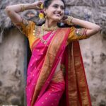 Reshma Shinde Instagram – माझा रुबाब हाय अनमोल
मी हाय नाखवाची पोर💕
.
.
#kolisong 
##traditional
.
HMUA- @tejasvikadam_makeupartist 
shoot by- @portraitroom_ 
outfit- @designertanu_
