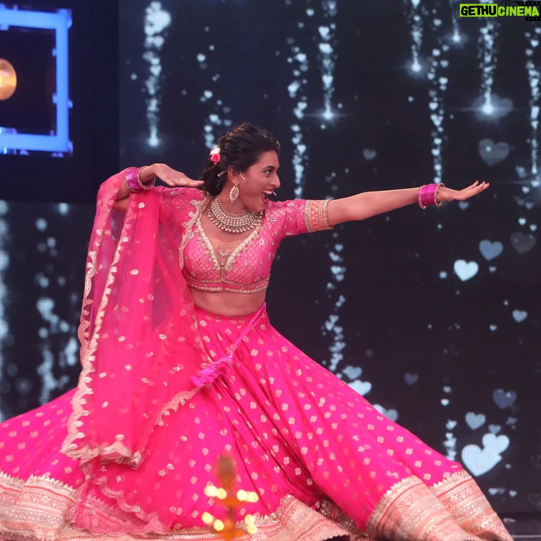 Reshma Shinde Instagram - ‘आता होऊ दे धिंगाणा’ शनि. आणि रवि. रात्री ९:०० वाजता फक्त Star प्रवाह वर... #AataHouDeDhingana #StarPravah #आपलासिध्दू @siddharth23oct @dnyanadaramtirthkar @chetan_vadnere @aashu.g @reshmashinde02 @girijaprabhu_official @mandarjadhavofficial @rupalibhosle @milindgawali @thesanketthepathak @deodharsayali @abhijeetkhandkekar @priyamarathe @sharayusonawaneofficial @vijayandalkar