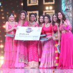 Reshma Shinde Instagram - ‘आता होऊ दे धिंगाणा’ शनि. आणि रवि. रात्री ९:०० वाजता फक्त Star प्रवाह वर... #AataHouDeDhingana #StarPravah #आपलासिध्दू @siddharth23oct @dnyanadaramtirthkar @chetan_vadnere @aashu.g @reshmashinde02 @girijaprabhu_official @mandarjadhavofficial @rupalibhosle @milindgawali @thesanketthepathak @deodharsayali @abhijeetkhandkekar @priyamarathe @sharayusonawaneofficial @vijayandalkar