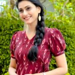 Reshma Shinde Instagram - The core of beauty is simplicity ❣️ . . Maroon ikkat dresss . . Outfit details : Fabric : cotton Size : XS to XXXL . . Muse : @reshmashinde02 📷 : @aakash.a.dhumal MUA : @trupti_makeup_expert Videography : @be.you.nik_