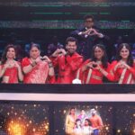 Reshma Shinde Instagram – जोर लावा सगळा, 
उडणार तुमचा धुरळा 
धिंगाणा घालायला आलोय 
रंग माझा वेगळा…

‘आता होऊ दे धिंगाणा’
शनि. आणि रवि. रात्री ९:०० वाजता फक्त Star प्रवाह वर…
#AataHouDeDhingana #StarPravah 

@siddharth23oct

@harshadakhanvilkar @aashu.g @reshmashinde02 @anaghaa_atul @vidishamhaskar @spruha_dali_official @maitreyee_datye_official

@i_acheko @biraripooja @aashokshindeofficial @mugdha_karnik @manasisuresh_