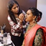 Reshma Shinde Instagram - Beauty is not about the fairest skin, it's about the purest heart. Makeup n hair - @pi.nki7227 In frame- @reshmashinde02 Blouzes - @shree_samarth_rentals Sariee - @navinyas_handloom Click - @photographer_10_8 . . #bridal #makeupartist #makeupideas #maharastrasaree #thane #mumbai #makeup #hairstyles #beingmarathi #airoli #reels #instagram #instalove #instadaily #makeupart #pune #mumbaimakeupartist #reel #maharashtra #starpravhevent#réel #makeupmysteryindia #gauri #starpravah #ganpatifestival #trendingvideos #ganeshustav #viral#makeuptransformation #teamrohinikakade Thane