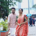 Reshma Shinde Instagram - लाडक्या गणरायाच्या आगमनासाठी कलाकार ही झाले सज्ज... स्टार प्रवाह गणेशोत्सवसाठी आशुतोष गोखले व रेश्मा शिंदे चा खास अंदाज ❤️ . पहा #StarPravahGaneshotsav2023 on 24th September, 7 PM Star प्रवाहवर.... ‘Star प्रवाह गणेशोत्सव २०२३’ ।। आरती घराघरातली ।। #AartiGharagharatali #Ganeshotsav2023 #StarPravah #AashutoshGokhale #ReshmaShinde @star_pravah