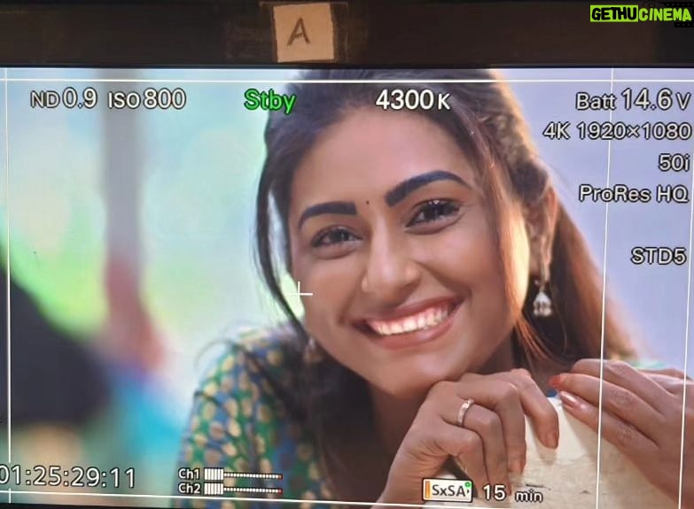 Reshma Shinde Instagram - येते हा.. जाते नाही, येते म्हणावं नाही का?.. हा निरोप नाही तर पुन्हा नव्या रूपात येण्याची नांदी आहे असं म्हणेन मी..या ना त्या वेगळ्या रूपात तुम्हाला नक्की भेटायला येइन ,अशीच सकारात्मक ऊर्जा घेऊन.. कलर गया तो पैसा वापस..! Thank you @star_pravah @rajwadesatish @monidoglover @shamasayyad माझ्यात विश्वास दाखवल्या बद्दल आणि मला संधी दिल्याबद्दल thank u for everything... @harshadakhanvilkar @aashu.g तुमच्याशिवाय दीपा अपूर्णच.. @atulketkar @aparna.ketkar.1 @gchandrakant @abhijit_guru thank you माझ्याबरोबर दीपा तुम्ही सुद्धा जगलात.. लेक जेव्हा सासरी जाते तेव्हा तीला लेकिप्रमने तसच प्रेम मया मला दिल्याबद्दल आणि स्वीकारल्याबद्दल thank you @shashishumeetproduction @beingnameeta2918 @swapnilkarikar ... आणि मायबाप रसिक प्रेक्षकांचे मनापासून आभार या प्रवासात हात घट्ट धरून ठेवलात.. असेच आशीर्वाद राहू दे.. येते...🥹 🙏🏻❤️🧿 Love you all.. Thank you RMV Team Grateful forever 🧿❤️♾️ @anaghaa_atul @vidishamhaskar @ghatemanasi @vaishalirahulbhosale @shalmalee_t @meghanjadhav @vishe_tanishkaashok @anushka_pimputkar_official @laladeshmukh @talwalkarpurnima @spruhadaliofficial @maitreyee_datye_official @saisha_bhoir_official @ambar_ganpule @bhagyeshpatil17_official @rangmazaveglaofficial @swapnilmurkar_official @shindesunny @sacchindeo @nehawaghhalbe