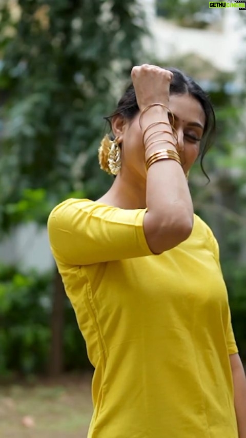 Have you tried combining a kurti with a saree? I tried to style my short  backless kurti, which is about 10 years old , with a yellow Lin... |  Instagram