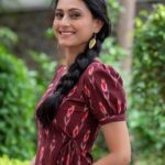 Reshma Shinde Instagram - The core of beauty is simplicity ❣️ . . Maroon ikkat dresss . . Outfit details : Fabric : cotton Size : XS to XXXL . . Muse : @reshmashinde02 📷 : @aakash.a.dhumal MUA : @trupti_makeup_expert