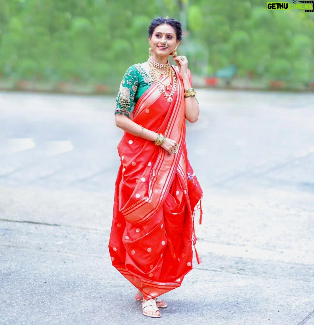 Reshma Shinde Instagram - स्टार प्रवाह परिवार गणेशोत्सव २०२३.. आरती घराघरातली..