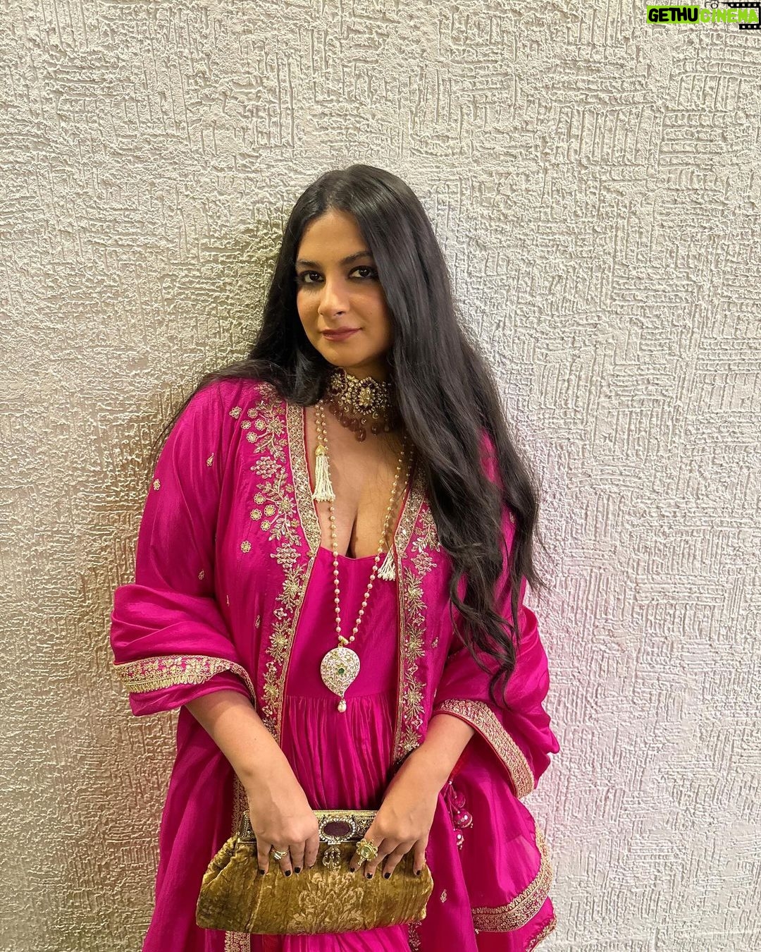 Rhea Kapoor Instagram - Painting the town HOT PINK with @punitbalanaofficial