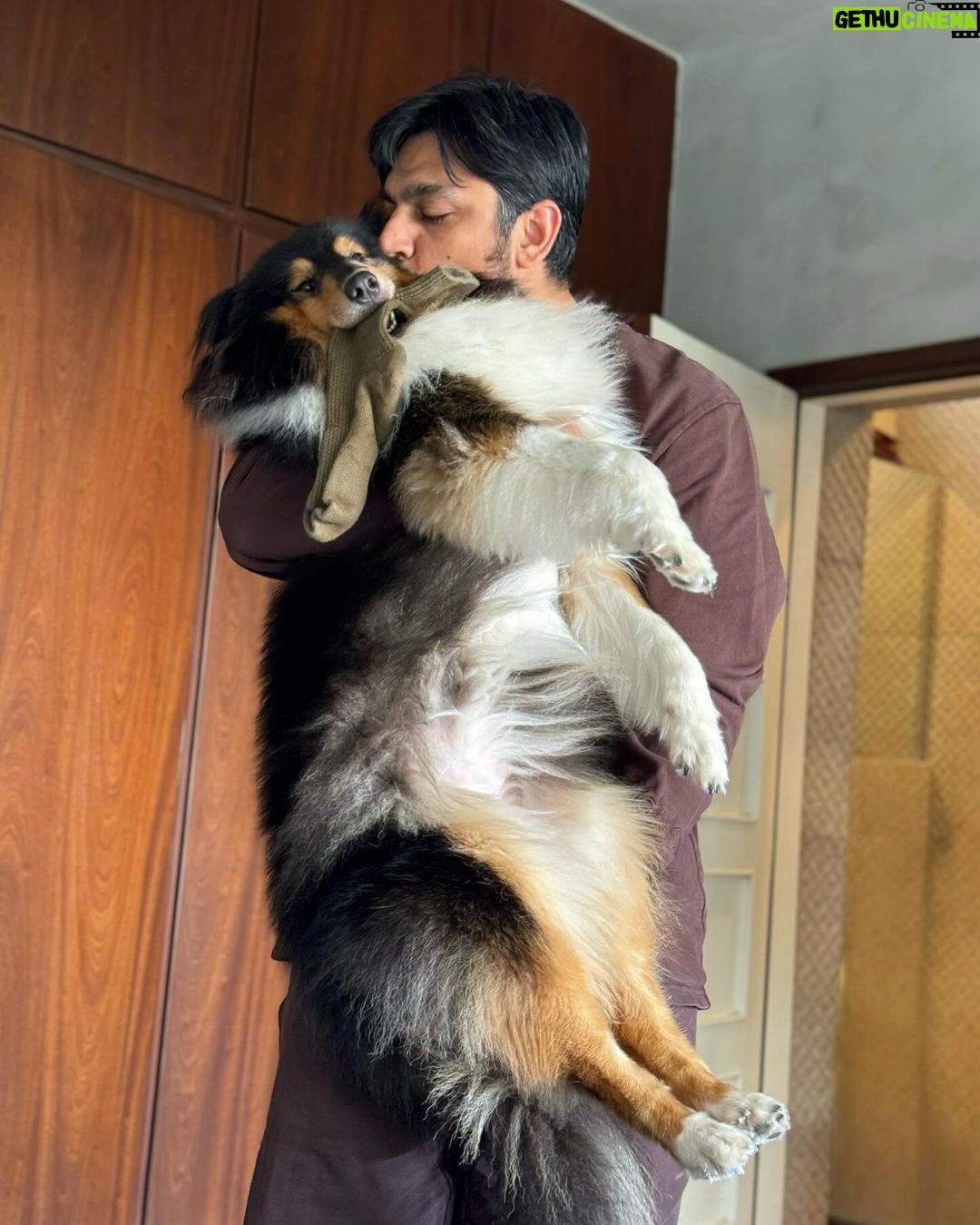 Rhea Kapoor Instagram - Wrapping up 2023 with my love and the prettiest sock thief in the world 😍🍋🧔🏻♂️🧦