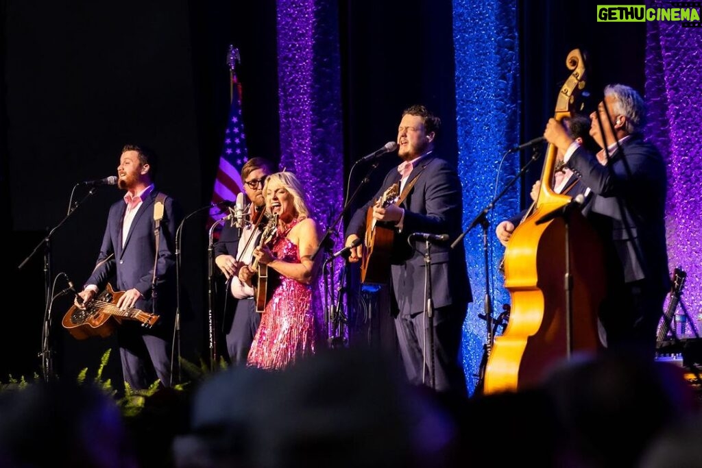 Rhonda Vincent Instagram - 🎧: @rhondavincent // @adamhaynes4 🎻🎻 📍: @industrialstrengthbluegrass 📸:l @xlacimack #rhondavincent #fiddle #twinfiddles #bluegrassmusic #pinkdress #marthawhite Industrial Strength Bluegrass