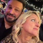 Rhonda Vincent Instagram - It’s a Grand Ole @opry Photo Booth Fun with @markwillsmusic !! #markwills #rhondavincent #opry #fun Nashville, Tennessee