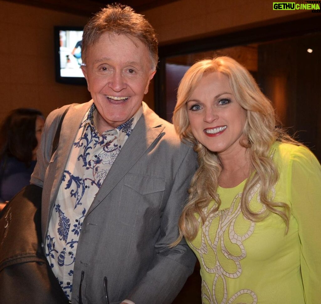 Rhonda Vincent Instagram - Happy Birthday to Grand Ole @opry Star Bill Anderson I’m so honored to call you a friend. May you enjoy a blessed birthday!!