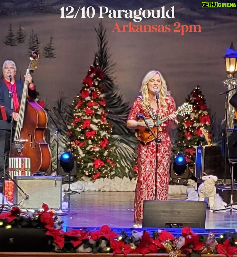 Rhonda Vincent Instagram - Bluegrass Christmas 2pm Sunday 12/10 Paragould Arkansas - Collins Theater - #RhondaVincent & The Rage #bluegrass #christmas www.rhondavincent.com