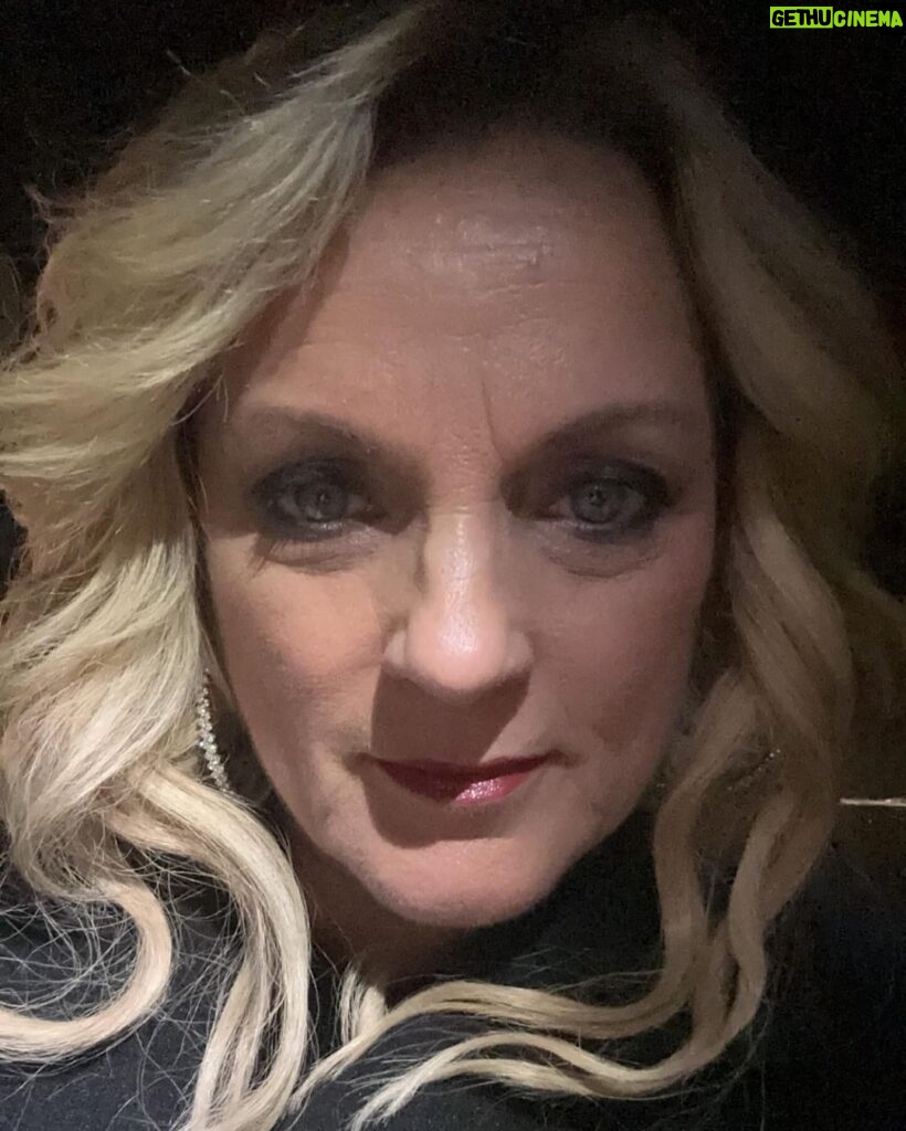 Rhonda Vincent Instagram - Made it the Grand Ole @opry www.opry.com What a night it’s gonna be with @joshturnermusic @AshleyMcBryde Steve Wariner, @henrychocomedy, Riders In The Sky, Maggie Rose - Listen LIVE @wsmradio App from anywhere in the whole wide world! www.wsmradio.com