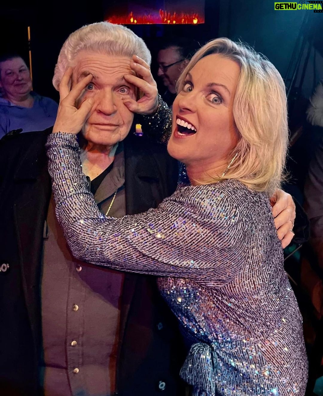 Rhonda Vincent Instagram - Anyone feel like this? We’re trying to keep our eyes open after Thanksgiving Dinner - who napped today?