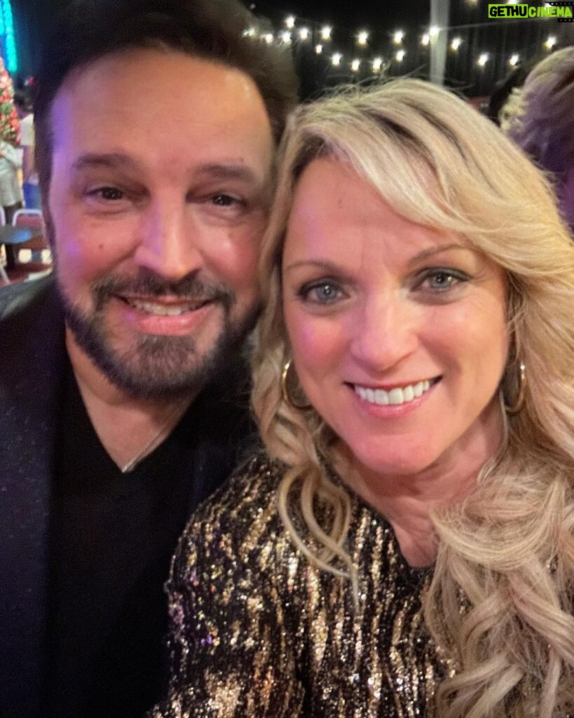 Rhonda Vincent Instagram - It’s a Grand Ole @opry Photo Booth Fun with @markwillsmusic !! #markwills #rhondavincent #opry #fun Nashville, Tennessee