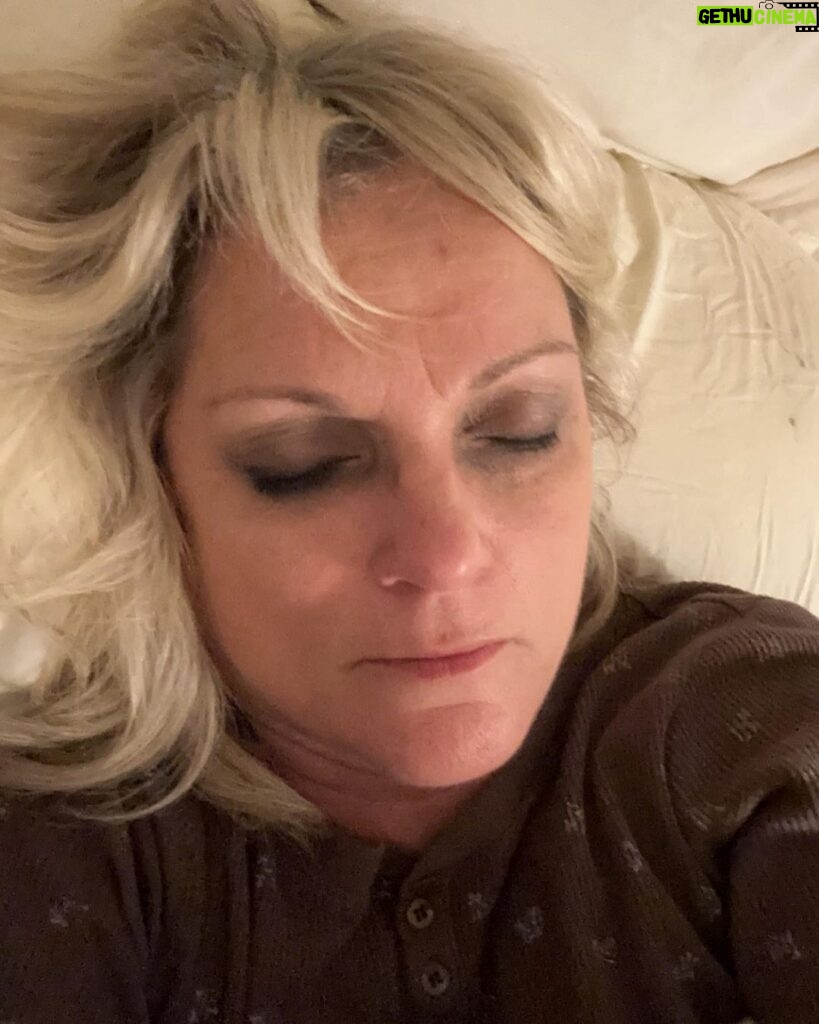 Rhonda Vincent Instagram - Lord as I slumber, I thank you for the blessings of today; your love, peace, and amazing grace of forgiveness. I wait on you Lord for your perfect will. ❤️🙏❤️