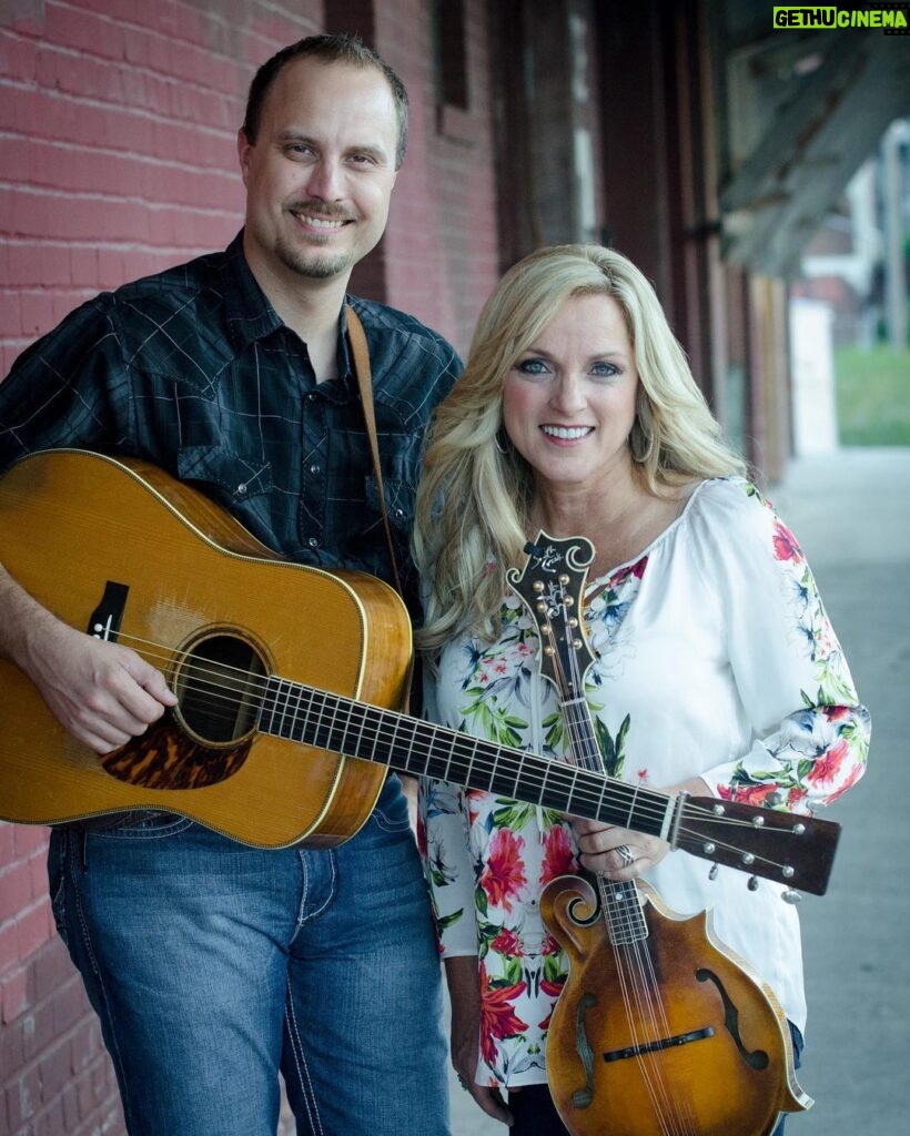 Rhonda Vincent Instagram - Tune in tonight at 8:45pm CST to the Grand Ole @opry www.opry.com @wsmradio !We just got added to tonight’s line up! A couple of former Rage Members joining us!!! Tonight’s band includes @adamhaynes4 , #MickeyHarris, #BrentBurke , Josh Williams, and Scott Vestal!! www.wsmonline.com Grand Ole Opry