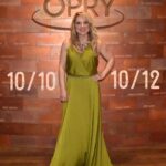 Rhonda Vincent Instagram - This Week! 10/10 Grand Ole @opry 10/12 Grand Ole #Opry 10/14 Waldron AR #RhondaVincent & The Rage www.rhondavincent.com Grand Ole Opry