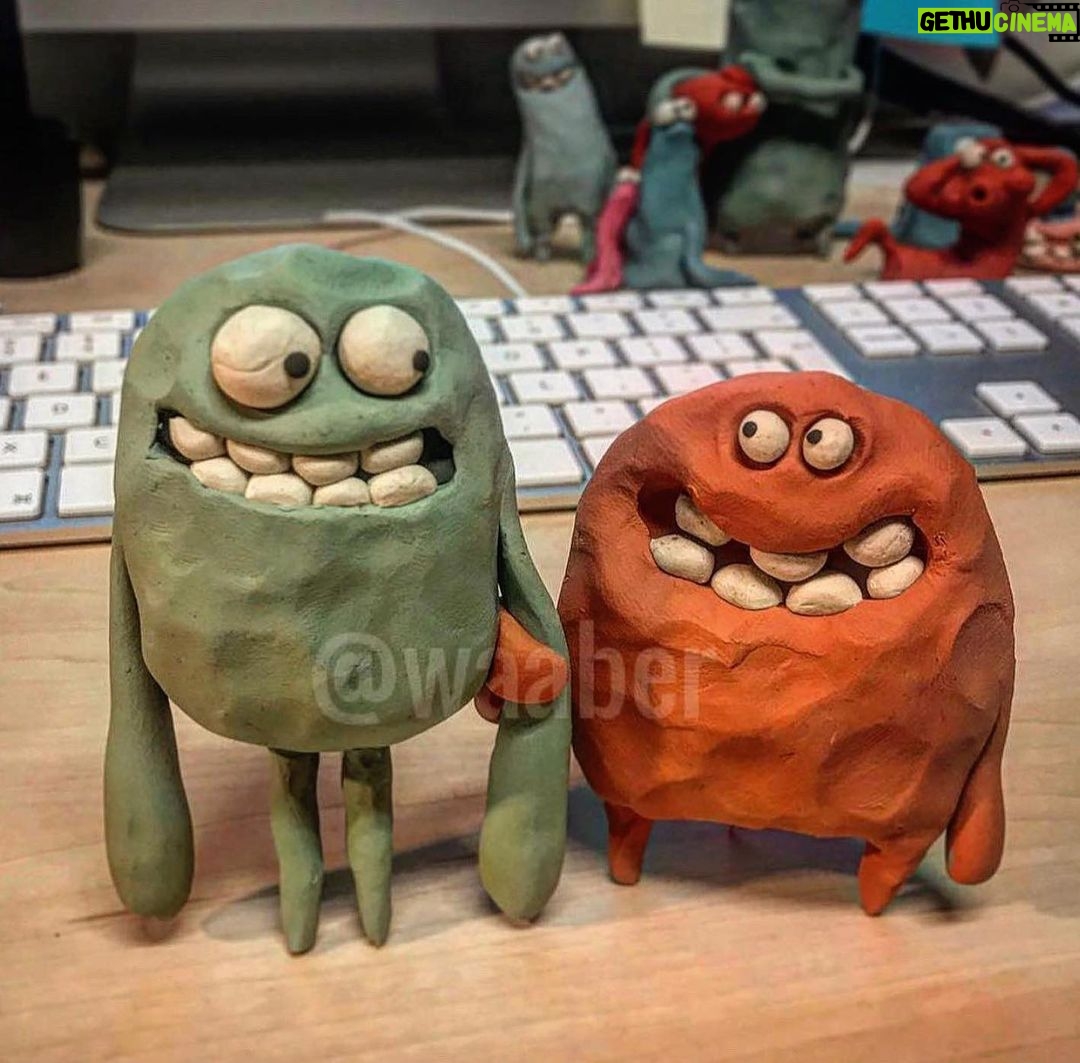 Rich Webber Instagram - Desk life #happyfriday