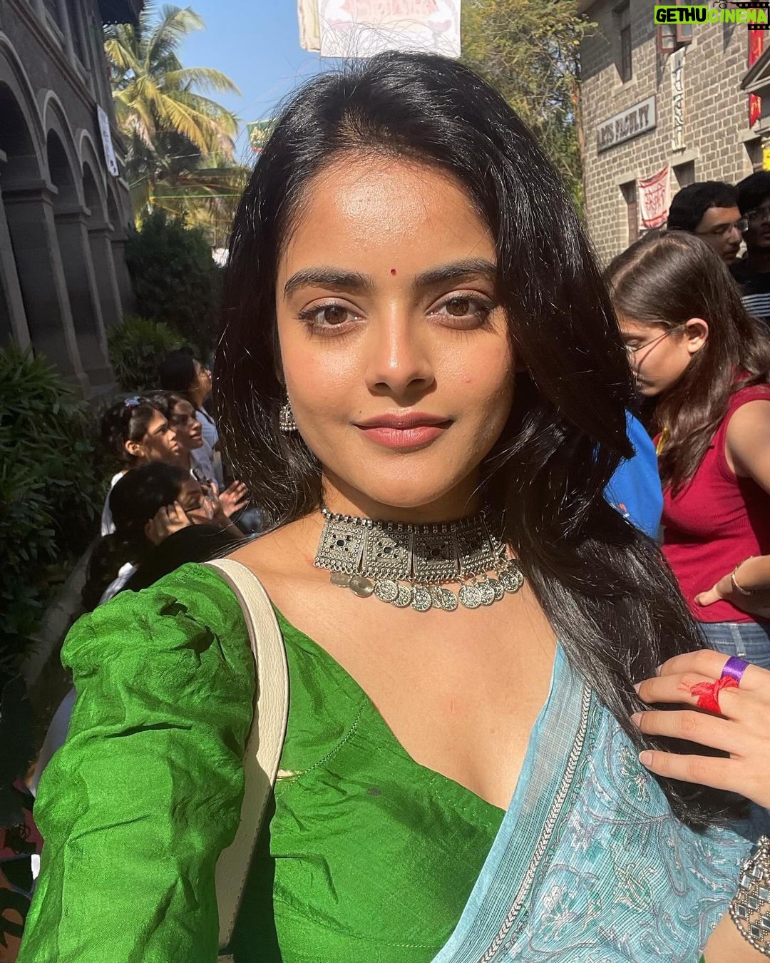 Riddhi Kumar Instagram - I met two of the COOLEST people in my favourite city yesterday- @dr_raadhikaa @ira_not_era . Radhika Ma’am was my Indian philosophy professor and a wonderful mentor who now is also the Vice Principal! Ira passed out a year after my graduation and is now a professor at our department! I feel so proud and grateful to have associated with Fergusson college. A college that holds incredible heritage value and is known for its cultural contributions. The students of philosophy had the most fun stalls with games, debates and discussions pertaining to Aesthetics, epistemology, metaphysics, ethics and logic and gave away cute goodies with a note. As I read the notes that transcended me into introspection I reflect upon how being a student at a college I would’ve never imagined sitting next to my teacher in her cabin with other faculty and students sipping tea and spilling some (hahah pls get the pun). Human connection and coming together into a space that feels like a long gone reality brings upon the most euphoric sense of nostalgia. I’m truly nostalgic, mesmerised by how situations shift and how wonderful it is to partake in moments that we reminisce of. Since it’s the ‘fest’-ive season in your colleges as well I would urge you to go and check it out! :) Fergusson College, Pune