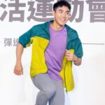 Riesling Hsieh Instagram – –
耶～～是UNIQLO！
這次來參加UNIQLO的生活運動會！
我們總說人活著就是要動，因為能動就是福啊～～
之前沒有參與過這類型的活動，對我來說蠻新鮮的，然後帶那麼多人一起運動，也是第一次啦（主要帶的還是教練^_^）
–
這次穿著SPORT UTILITY WEAR運動機能系列
運動的時候就不怕濕濕黏黏了😖
上衣是DRY-EX 超速乾機能系列，非常非常吸汗且快乾，對於這種爆汗型的我真的是一大福音
當天活動才跳一下我就滿頭大汗，但結束後沒幾分鐘就乾了，阿嘟是不是太快😍
褲子是Ultra Stretch 特級彈性機能系列，不管角度多大都可以彈性伸展！而且也很透氣快乾，不會感到悶悶不舒服。
外套是防曬抗UV系列，穿得住的抗UV系列，可阻隔90％紫外線，對於陽光敏感的朋朋們是非常適合的單品，同時具備防潑水機能，隨身一件真的很實用！☺️

@uniqlo_taiwan 

https://www.uniqlo.com/tw/collection/sport-utility-wear/women/ 
https://www.uniqlo.com/tw/collection/sport-utility-wear/men/

#UNIQLO運動機能系列 #彈透乾想動就動 #UNIQLO生活運動會 #UNIQLO
#UNIQLOLIFEWEAR #UNIQLOTAIWAN #LifeWear簡約更顯不凡