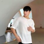 Riesling Hsieh Instagram - - 趙彥翔拿了《蛤蟆先生去看心理師》以及《雖然想死，但還是想吃辣炒年糕》兩本書。 然後還一起看了《老師，男友還給我！》 很可愛的故事而且畫的也很好，有姨母笑好一陣子(˶‾᷄ ⁻̫ ‾᷅˵) - 「你最近還好嗎」、「你最近有比較好了嗎？」 如果有遲疑不知道是不是真的比較好了，還是只是不想對方擔心，這幾天還在仔細想這個問題。 以我的個性來說，應該會像貓一樣，在薯條之前找一個安靜的地方躺在那邊，不用人家收拾，反正也找不到我的那種心態。 薯條也不想麻煩別人，如果薯條之前可以吃一包大份薯條我一定會很開心。 肥下巴也是薯條害的🍟 #薯條 臺中國家歌劇院 National Taichung Theater