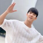 Riesling Hsieh Instagram - - 趙彥翔拿了《蛤蟆先生去看心理師》以及《雖然想死，但還是想吃辣炒年糕》兩本書。 然後還一起看了《老師，男友還給我！》 很可愛的故事而且畫的也很好，有姨母笑好一陣子(˶‾᷄ ⁻̫ ‾᷅˵) - 「你最近還好嗎」、「你最近有比較好了嗎？」 如果有遲疑不知道是不是真的比較好了，還是只是不想對方擔心，這幾天還在仔細想這個問題。 以我的個性來說，應該會像貓一樣，在薯條之前找一個安靜的地方躺在那邊，不用人家收拾，反正也找不到我的那種心態。 薯條也不想麻煩別人，如果薯條之前可以吃一包大份薯條我一定會很開心。 肥下巴也是薯條害的🍟 #薯條 臺中國家歌劇院 National Taichung Theater