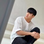 Riesling Hsieh Instagram - - 趙彥翔拿了《蛤蟆先生去看心理師》以及《雖然想死，但還是想吃辣炒年糕》兩本書。 然後還一起看了《老師，男友還給我！》 很可愛的故事而且畫的也很好，有姨母笑好一陣子(˶‾᷄ ⁻̫ ‾᷅˵) - 「你最近還好嗎」、「你最近有比較好了嗎？」 如果有遲疑不知道是不是真的比較好了，還是只是不想對方擔心，這幾天還在仔細想這個問題。 以我的個性來說，應該會像貓一樣，在薯條之前找一個安靜的地方躺在那邊，不用人家收拾，反正也找不到我的那種心態。 薯條也不想麻煩別人，如果薯條之前可以吃一包大份薯條我一定會很開心。 肥下巴也是薯條害的🍟 #薯條 臺中國家歌劇院 National Taichung Theater