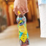 Riesling Hsieh Instagram - 🍋重點提醒🍋 活動只到2023/10/31購買雀巢茶品系列指定商品憑39元以上之單筆發票，至活動網頁登錄發票 月月抽最大獎，萬元旅遊券與百貨禮券等多項好禮！ 每人登錄發票張數不限，登錄越多中獎機會越高！😋 #豪爽豪爽豪爽 雀巢茶品抽獎活動連結：https://reurl.cc/NqGvoq   檸檬的酸甜就像初戀的港覺哈子卡西～ 我手上拿的摯愛就是雀巢檸檬茶啦😛😛 新鮮檸檬香和清爽紅茶完美的組合在一起！ 讓我想起以前晚自習的時候邊讀書邊配雀巢檸檬茶，偶爾還會買汽水加在一起喝 檸檬汽水就誕生啦(˶‾᷄ ⁻̫ ‾᷅˵) 瞬間醒腦 - 現在要來點福利時間啦😉加碼 #文末抽獎 1.追蹤我 @riesling_0903 以及 @nestea_officialtw  2.按讚此貼文❤️！ 3.Tag🏷️三位好友＋留言「雀巢檸檬茶喝爆」 完成以上3點，就有機會抽到一整箱的雀巢檸檬茶🍋啦～ 名額兩位✌️！快點來留言抽獎😍 ⚠️不可重複留言，重複不列入計算 ⚠️得獎者將於一週後公布，抽獎資訊回收截止時間：10/26（四）   #雀巢茶品 #NESTEA #雀巢檸檬茶 #雀巢茶品月月送檸萬元禮 #雀巢檸檬茶好喝到