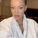 Rihanna Instagram - shawty THICC #HellaThicc mascara