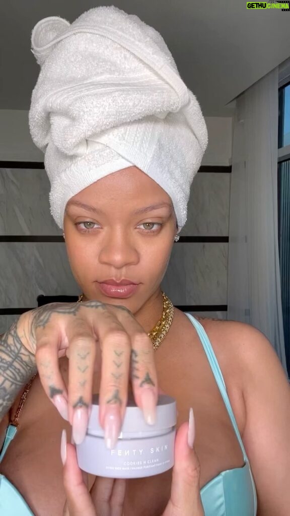 Rihanna Instagram - and that’s on self care bih 🧖🏿‍♀️