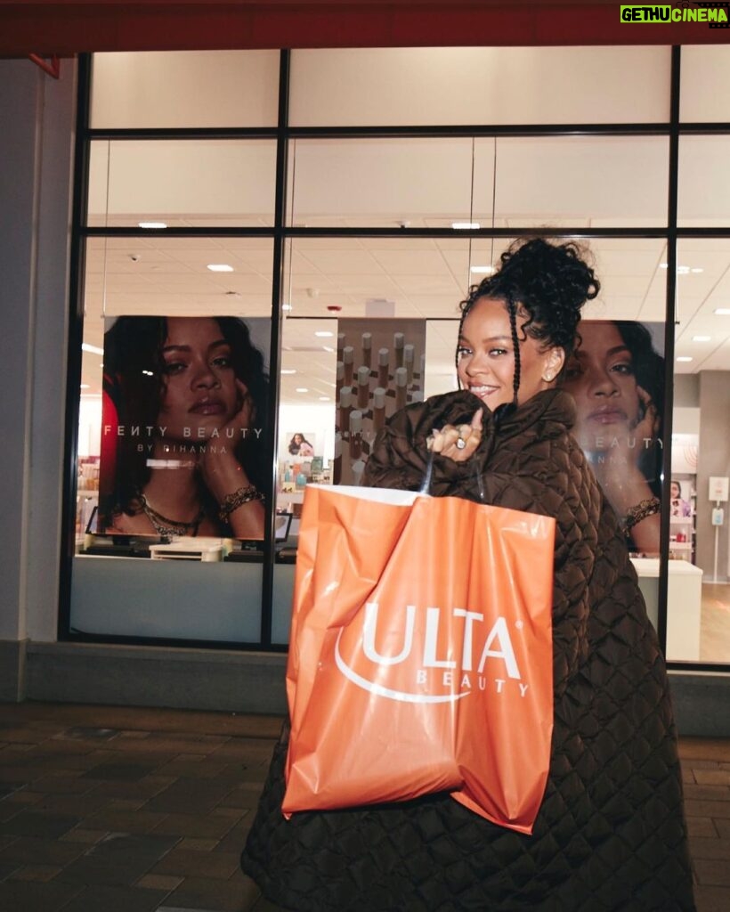 Rihanna Instagram - bout to be in my ULTA bag!! Dats right, I can finally confirm that @fentybeauty is officially joining the @ultabeauty fam!! March 6th