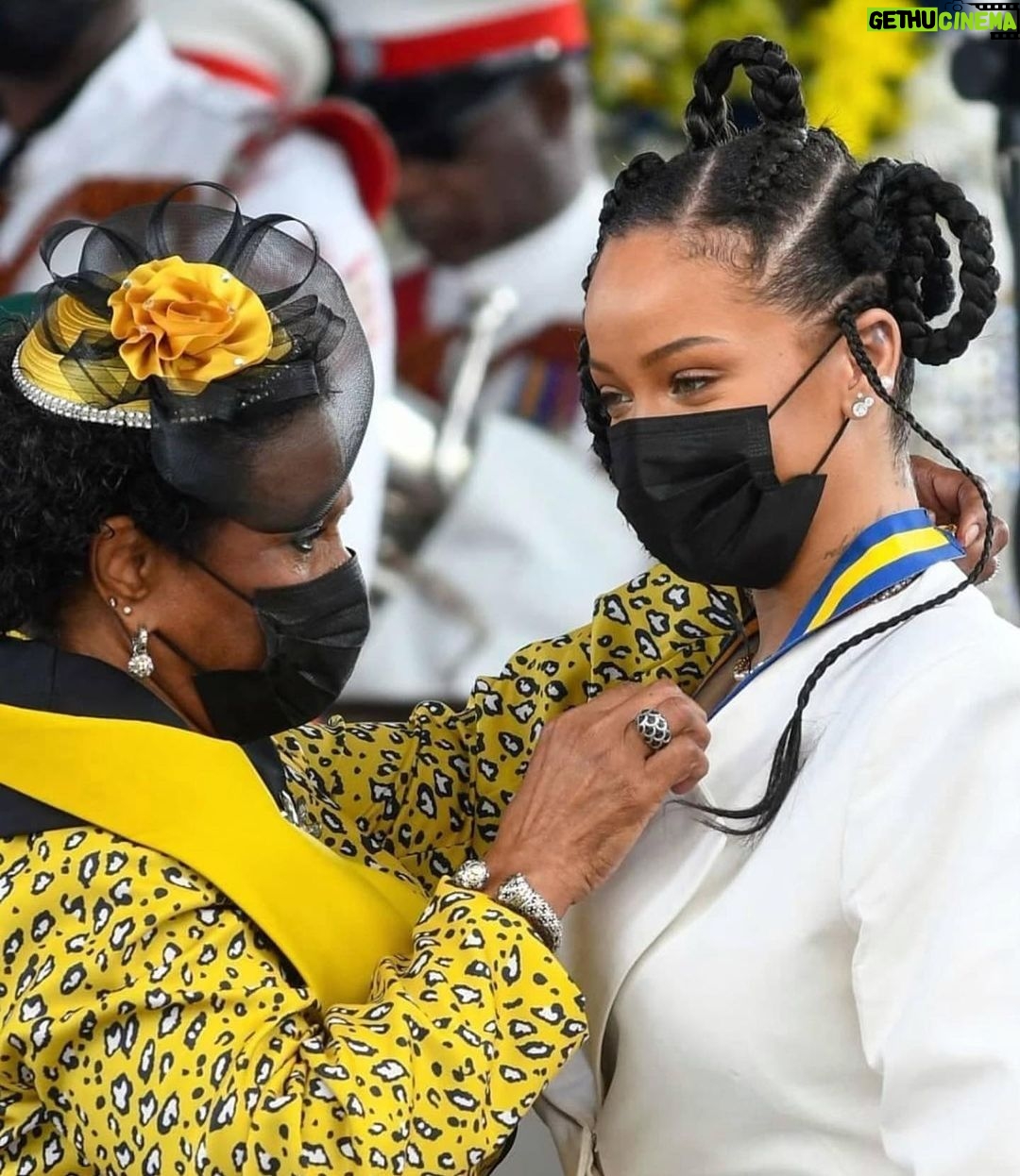 Rihanna Instagram - My very first #NationalHeroesDay as a National Hero of my country Barbados! 🇧🇧🇧🇧🇧🇧 What an absolute honor to be amongst such great men and women who have come before me and held this title in commitment to our nation! I will forever cherish these memories and continue to represent the Bajan people and my home Barbados to the fullest!! Love and gratitude to both The Prime Minister, The Honorable Mia Amor Mottley and our President, Her Excellency The Most Honorable Dame Sandra Mason for trusting me with this honor! 📸 by: @sandypitt , @iamcharliepitt