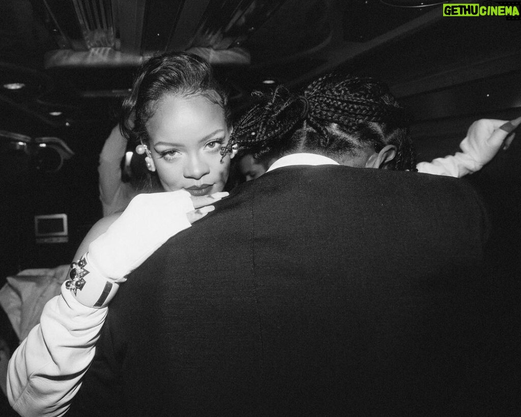 Rihanna Instagram - just another manic monday…