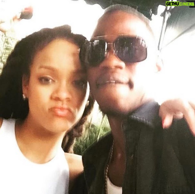 Rihanna Instagram - miss you and dat smile cuz. #Tavon