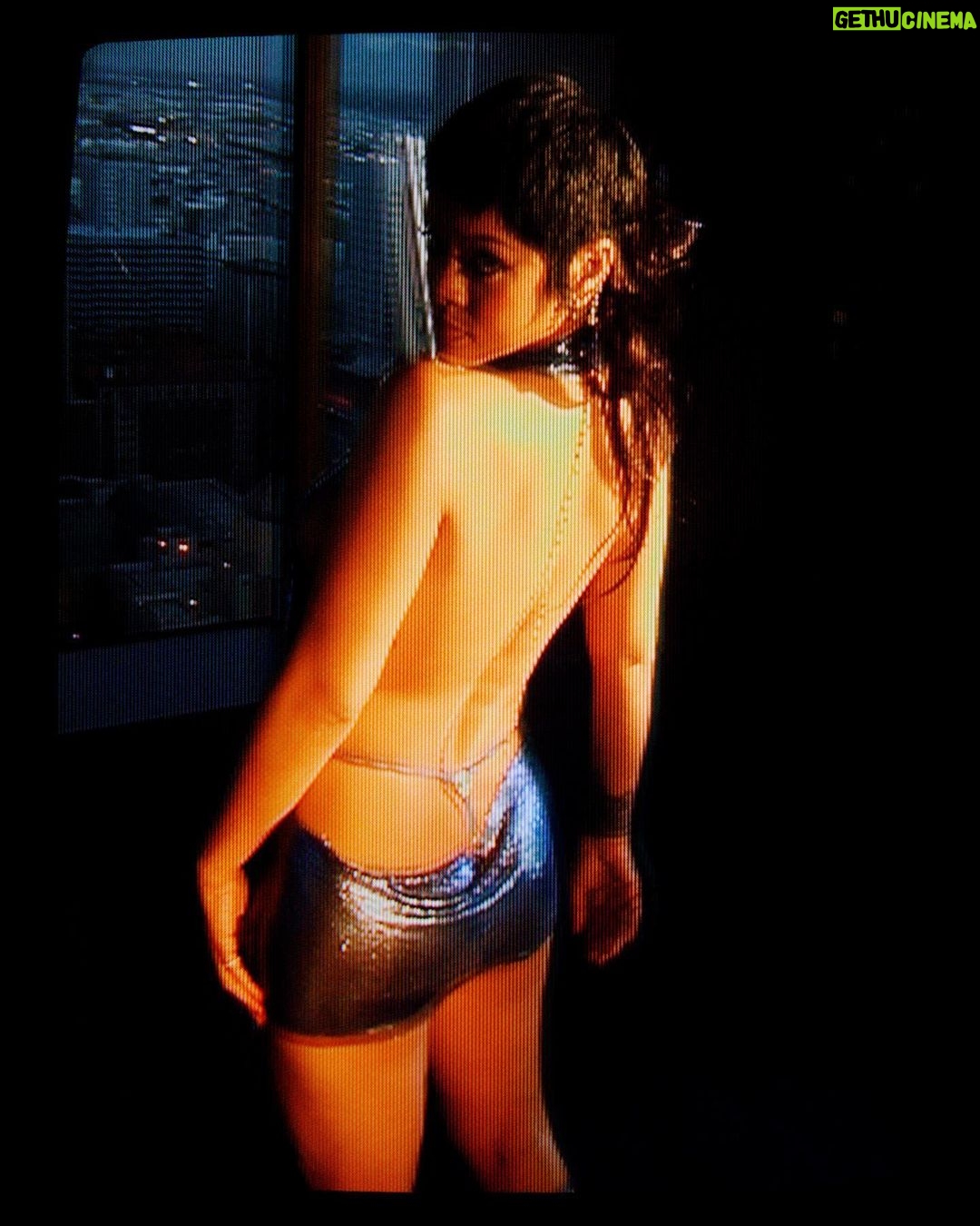 Rihanna Instagram - my mood after handing in the final cut of the @savagexfenty show to @amazonprimevideo 💪🏿✂️♟September 24th #VOL3