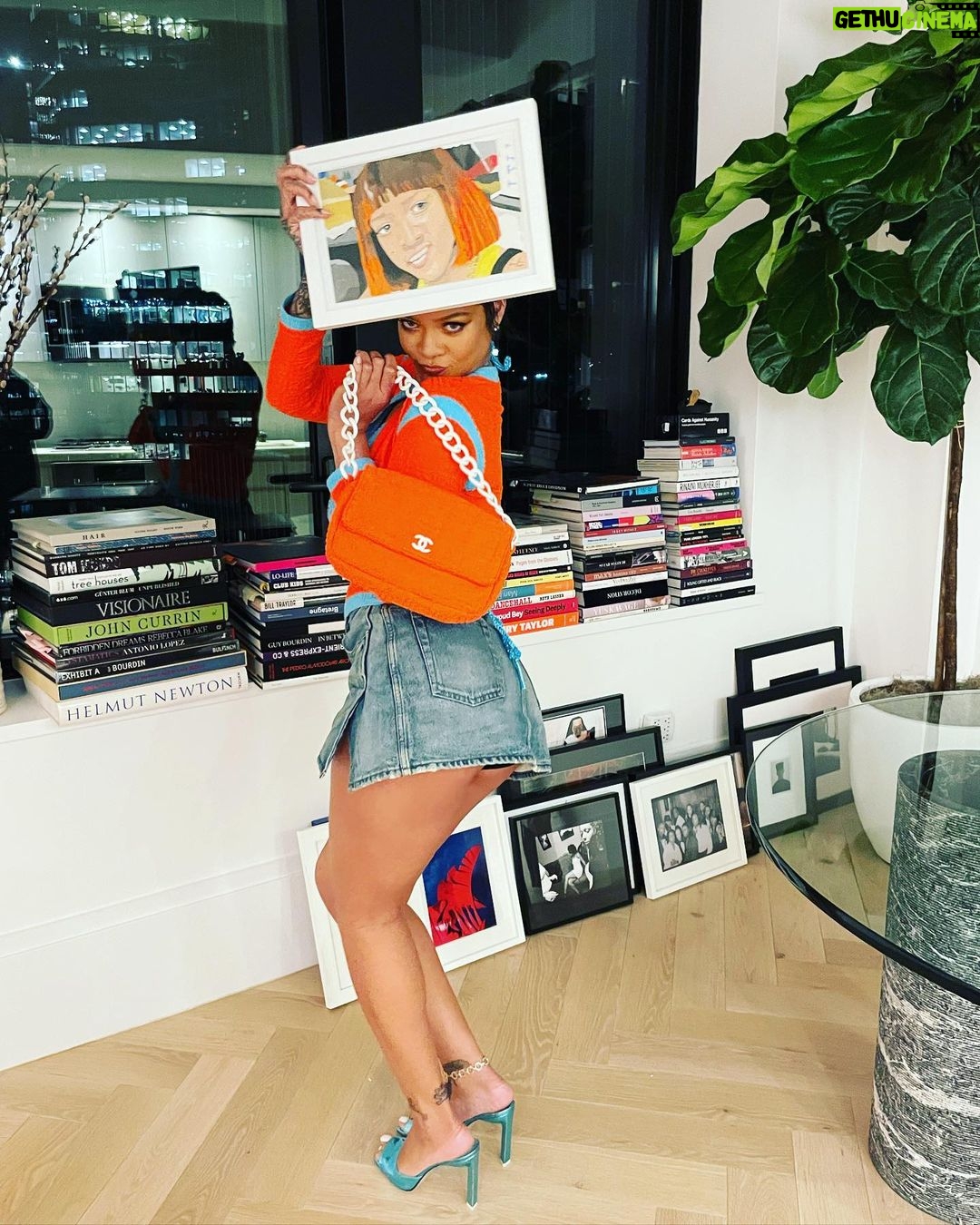 Rihanna Instagram - when #GLOSSBOMB is #1 in North America…annnnddd #GLOSSBOMBHEAT is numero tres!!! I never get used to this shit! Thank you guys for lovin up on my lil @fentybeauty lipglosses man
