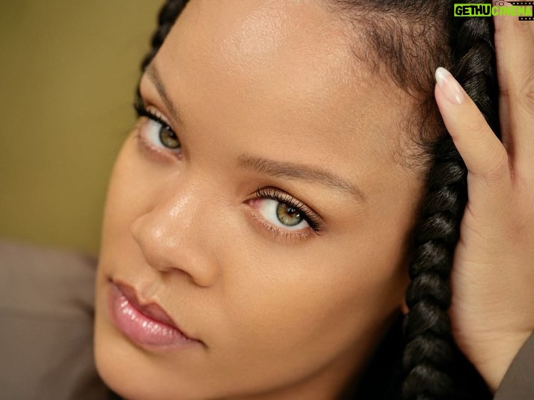 Rihanna Instagram - EAZE DROP just got easier!! Introducing #EAZEDROPSTICK for all the eaze drop lovers, no makeup-makeupers, on the goers, I woke up like this’ers, I don’t got timers, no filter’ers, and the FaceTime me anytime’rs! Available NOW at @fentybeauty and @sephora