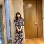 Rina Aizawa Instagram - おはようございます！ 2つお知らせです🫧 明日7月15日(金)よる8時から テレビ東京「強行犯係樋口顕Season2」がいよいよスタートします🌻 そして第1話直前、 よる7時25分から放送「デカ盛りハンター」に内藤剛志さんと佐野岳さんと一緒に参加させていただきました！ どちらもお見逃しなくっ☺️ 👗@rpko_official 👡@dianashoespress 💍@pluster.jp