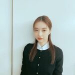 Rina Aizawa Instagram - 秋冬物の撮影をして、もうそんな季節なのね…と🐿🍂 今年の夏は短かったように感じるなぁ。 そして髪も伸びましたっ。 伸びるのが早いのです😯