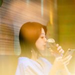 Rina Aizawa Instagram - 『サブスク彼女』Episode.3 遂に私が演じさせていただいた“スミレ“が登場します。 5月21日(日)0時55分放送 ABCテレビ TVer見逃し配信 DMM TV独占配信 本日の深夜です🍷🌃 今まであまり演じたことのないタイプのお姉さんな役柄でした…! ぜひご覧になっていただきたいです☺️
