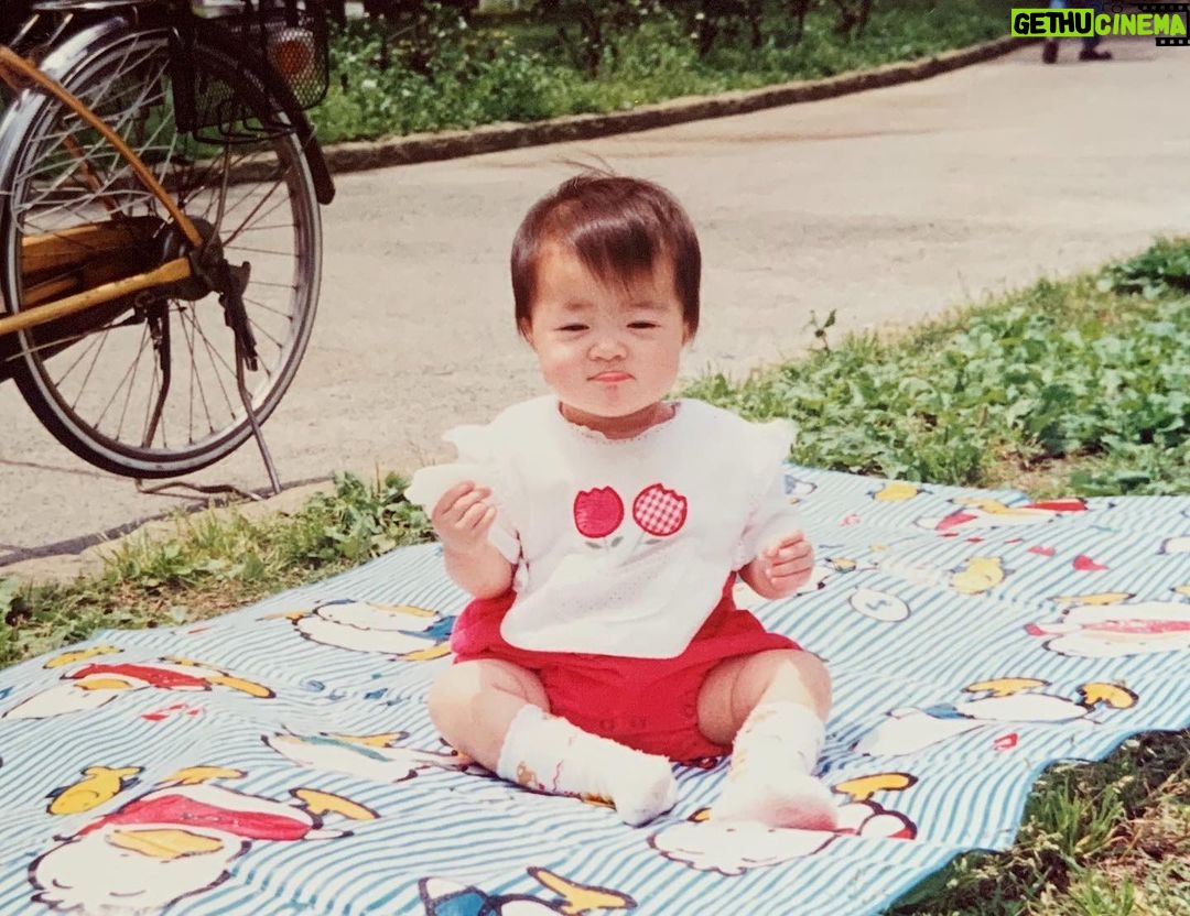 Rina Aizawa Instagram - 29歳になりました。 皆さんが幸せでいることが私の幸せだよぉ!ほんとに!☺️ みんな健康でいて下さいね♡ 〜チビりなを添えて〜